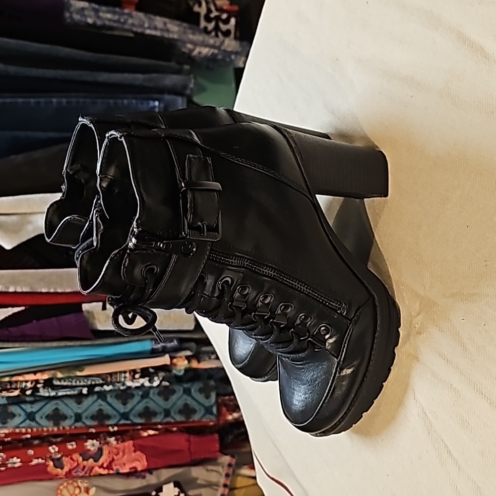 G by Guess Black Heeled Boots Worn Once 6.5 - Picture 4 of 5